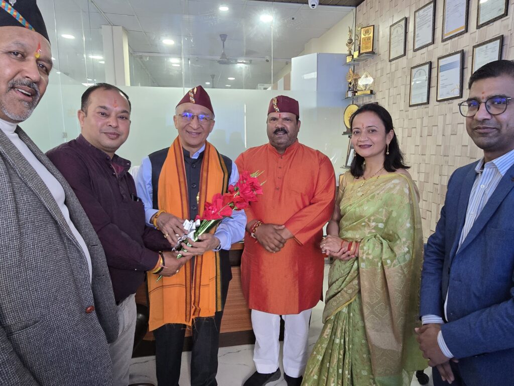 Dr. J.S. Titiyal from AIIMS Visits Seemant Hospital, Pithoragarh