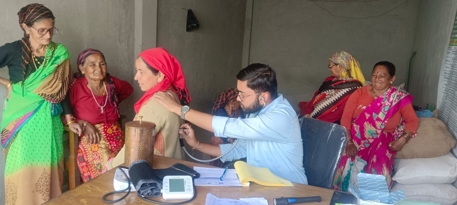 doctors and their team are checking the patient